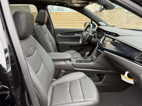 New 2025 Cadillac XT6 Premium Luxury image 14