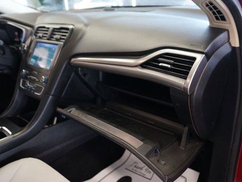 Used 2020 Ford Fusion SE w/ Equipment Group 151A image 41