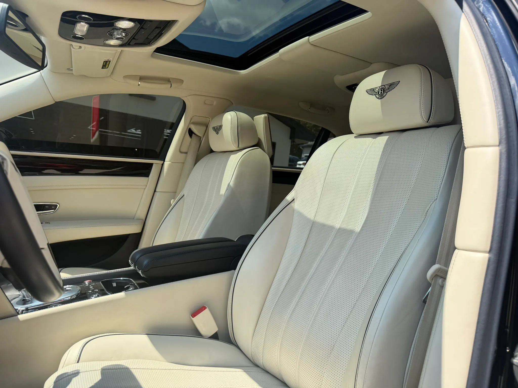 Used 2015 Bentley Flying Spur V8 AWD/4WD image 16