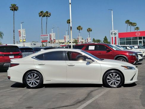 Used 2020 Lexus ES 300h w/ Accessory Package 2 FWD image 34