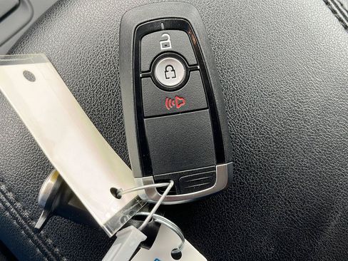 Used 2024 Ford Edge SE w/ Black Appearance Package AWD/4WD image 37