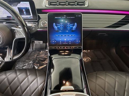 Used 2024 Mercedes-Benz S 580e 4MATIC Sedan image 6