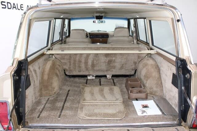 Used 1989 Jeep Grand Wagoneer AWD/4WD image 29