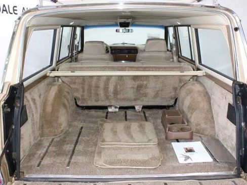 Used 1989 Jeep Grand Wagoneer image 29