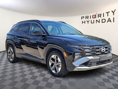 Used 2025 Hyundai Tucson SEL FWD image 3