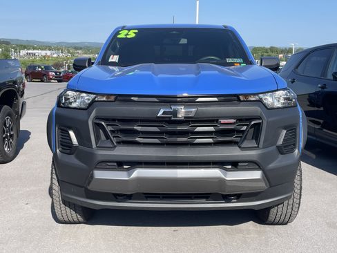 Used 2025 Chevrolet Colorado Trail Boss AWD/4WD image 3