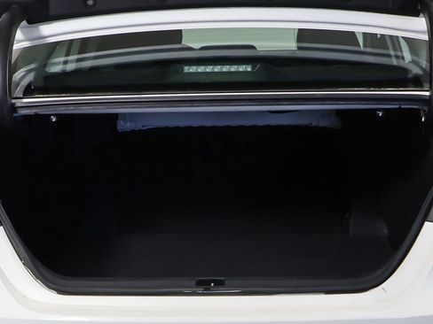 Used 2019 Toyota Camry LE FWD image 12