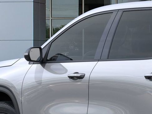 New 2026 Chevrolet Traverse LT image 12