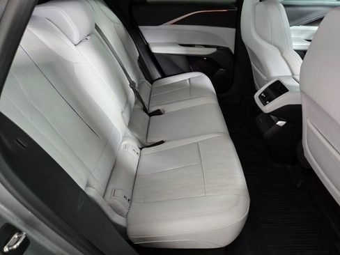 Used 2024 Cadillac Lyriq Luxury image 18