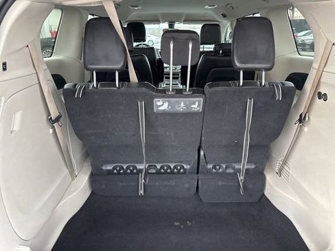 Used 2020 Chrysler Voyager Lxi image 34