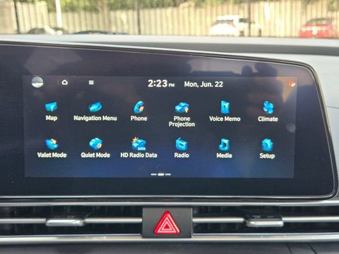 Used 2024 Hyundai Elantra SEL FWD image 11