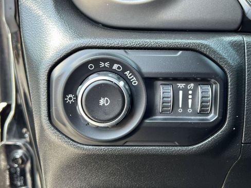 Used 2022 Jeep Wrangler Sport AWD/4WD image 20