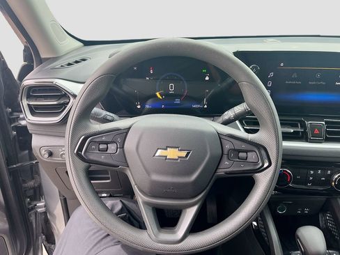 Used 2025 Chevrolet TrailBlazer LT FWD image 11