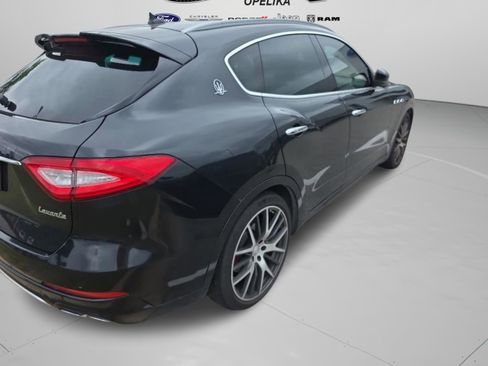 Used 2017 Maserati Levante S AWD/4WD image 28