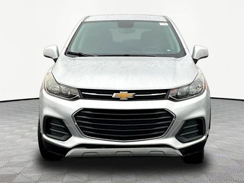 Used 2021 Chevrolet Trax LS w/ Tint and Cruise Package AWD/4WD image 2