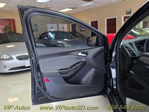 Used 2014 Ford Focus SE FWD image 11