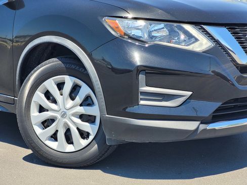 Certified 2020 Nissan Rogue S image 3