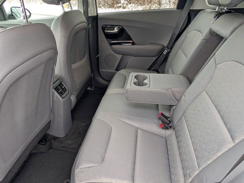 Used 2019 Kia Niro EX image 19