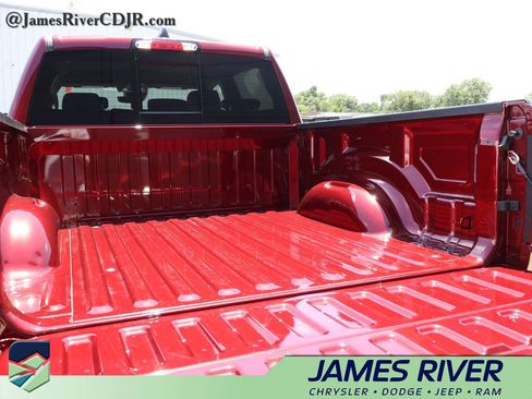 Used 2026 RAM 1500 Laramie AWD/4WD image 15