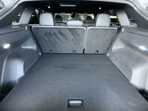 Certified 2024 Volkswagen Atlas Cross Sport SE w/ Panoramic Sunroof Package FWD image 25