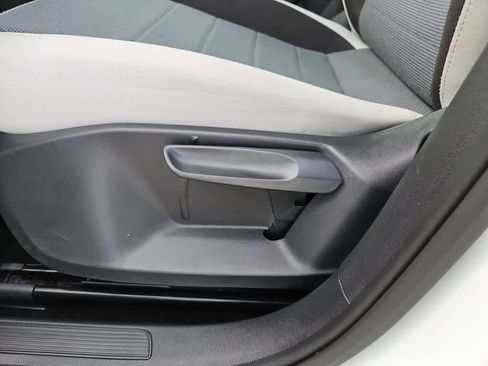 Used 2025 Volkswagen Taos S image 23