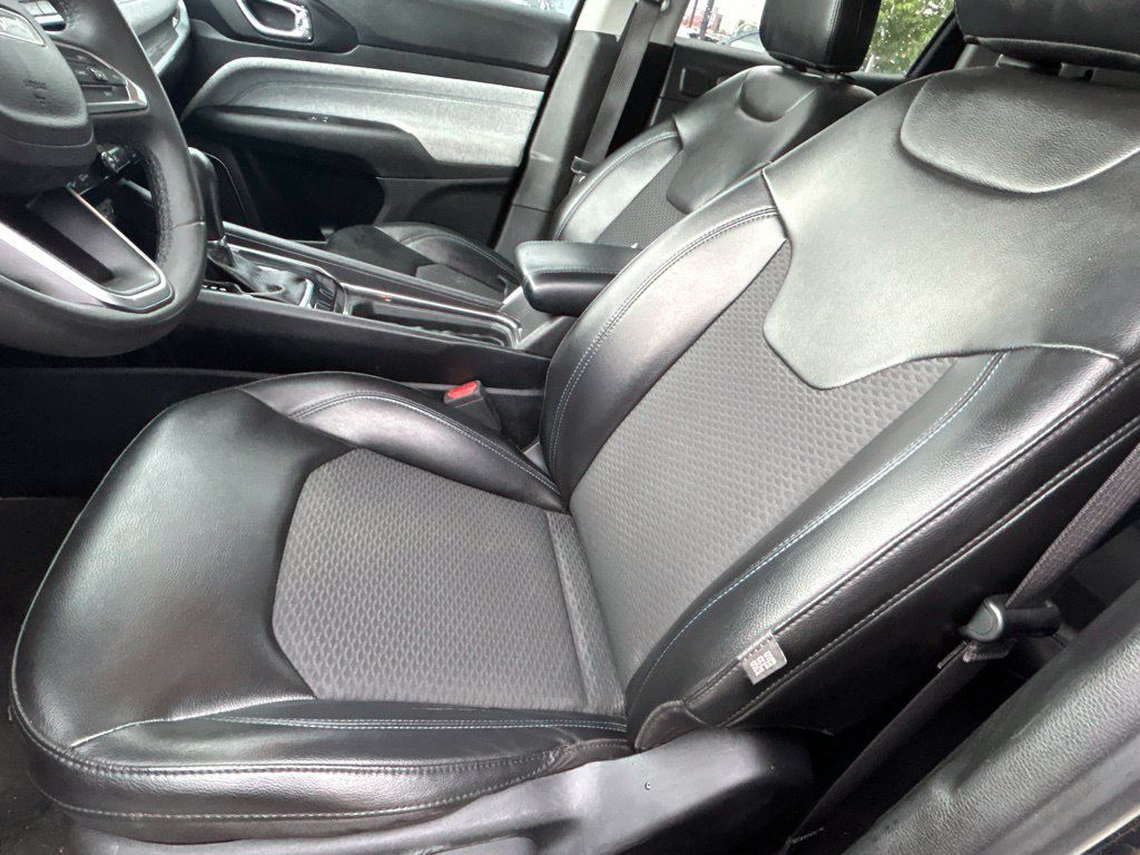 Used 2022 Jeep Compass Latitude w/ Sun and Sound Group FWD image 14