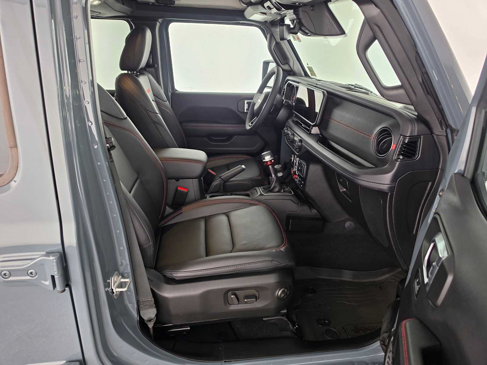 Used 2025 Jeep Wrangler Unlimited Rubicon AWD/4WD image 10