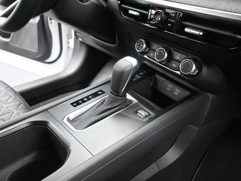 Used 2025 Nissan Kicks SV FWD image 20