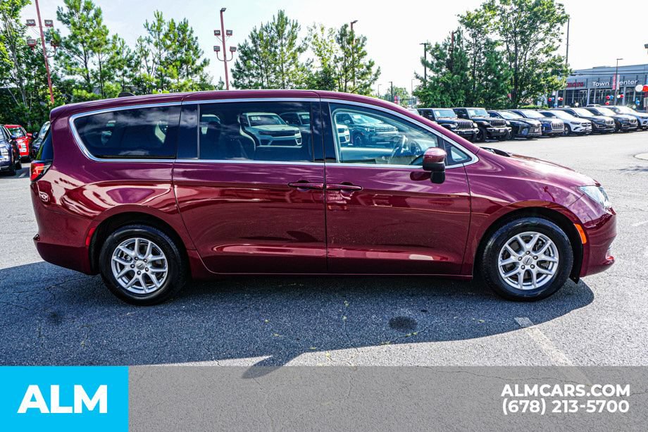 Used 2022 Chrysler Voyager LX FWD image 8