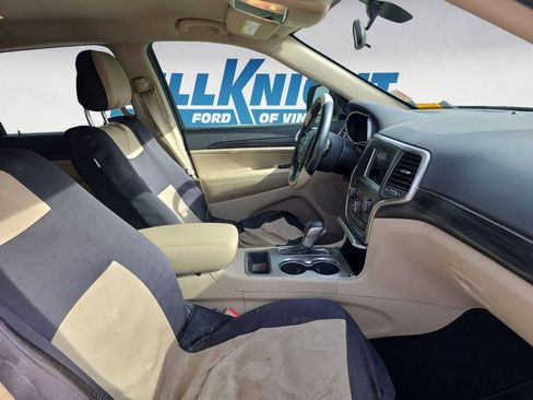 Used 2019 Jeep Grand Cherokee Laredo image 15