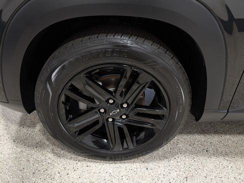 Used 2024 Chevrolet Trax ACTIV w/ Sunroof Package FWD image 9