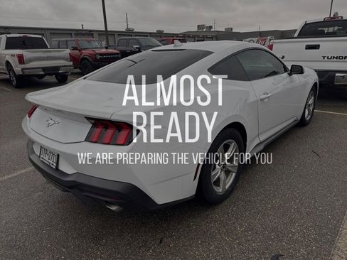 Certified 2024 Ford Mustang Coupe image 4