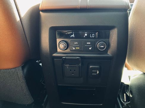 Used 2019 Chevrolet Traverse High Country image 45