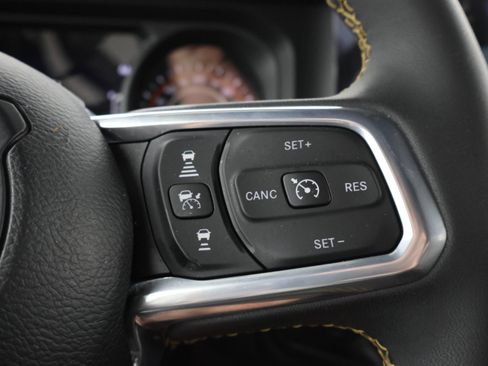 Used 2024 Jeep Wrangler Unlimited Sahara w/ Technology Group AWD/4WD image 13