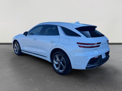 Used 2026 Genesis GV70 2.5T Select image 3