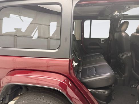 Used 2022 Jeep Wrangler Unlimited Sahara image 18