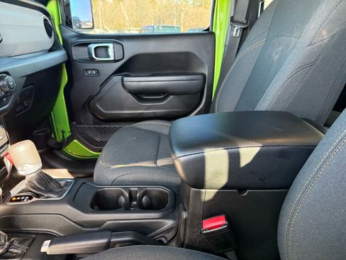 Used 2025 Jeep Gladiator Sport image 21