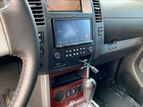Used 2012 Nissan Pathfinder LE w/ DVD Entertainment Pkg RWD image 5