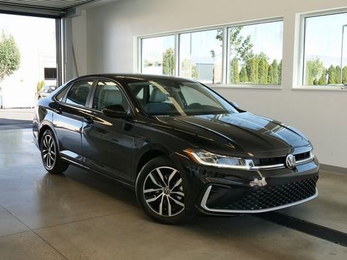 New 2025 Volkswagen Jetta SE image 1
