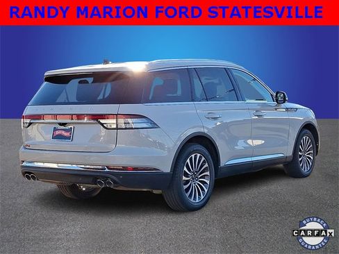 Used 2023 Lincoln Aviator AWD w/ Premium Package image 4