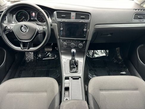 Used 2019 Volkswagen e-Golf SE image 10
