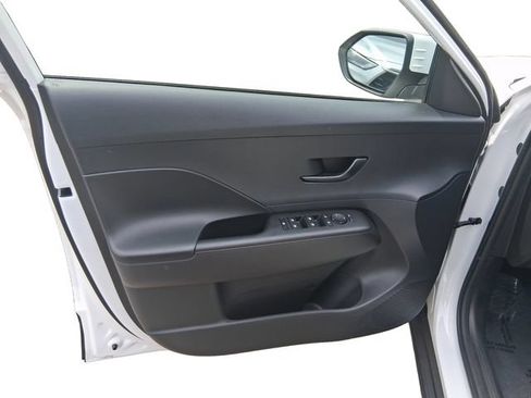 Used 2026 Hyundai Kona SE FWD image 11