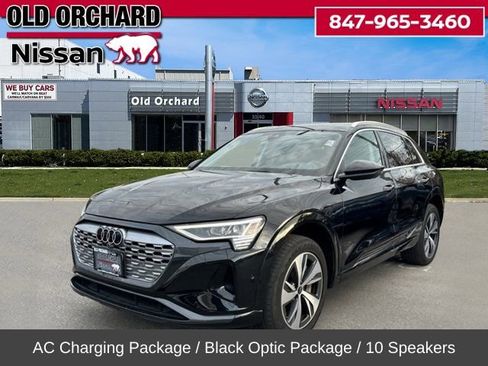 Used 2024 Audi Q8 e-tron Premium Plus image 1