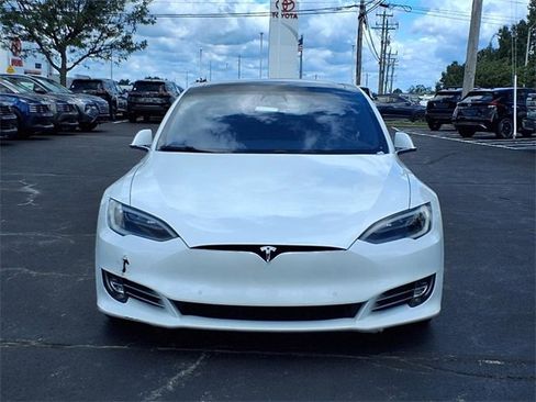 Used 2017 Tesla Model S 60D image 9