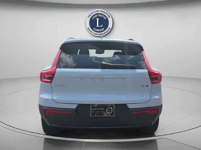 Certified 2026 Volvo XC40 B5 Plus AWD/4WD image 3