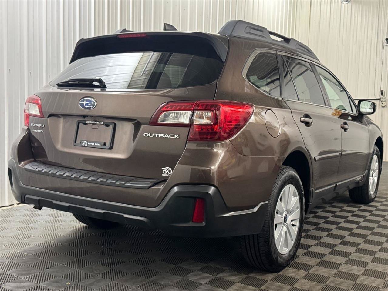 Used 2019 Subaru Outback 2.5i Premium AWD/4WD image 4