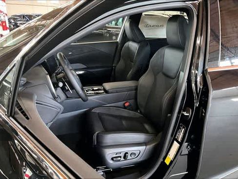 New 2026 Lexus RX 450h AWD w/ Convenience Package image 9