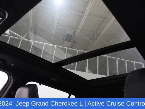 Used 2024 Jeep Grand Cherokee L Limited w/ Luxury Tech Group II image 27