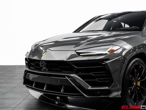 Used 2022 Lamborghini Urus image 11