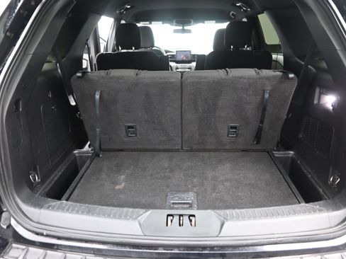 Used 2020 Ford Explorer XLT w/ Class III Trailer Tow Package image 21